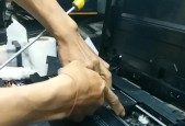 如何处理复印机玻璃损坏问题（快速解决复印机玻璃损坏的方法）