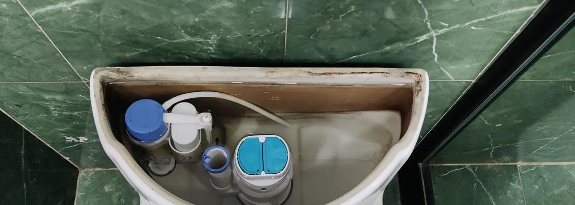 马桶冲水按钮卡住不回弹的解决方法（马桶冲水按钮卡住不回弹该怎么办）  第2张