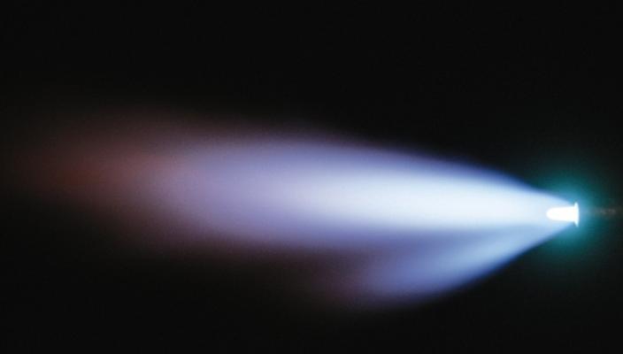 投影仪白天可移动怎么设置？如何在光线强烈的情况下保证投影效果？  第2张